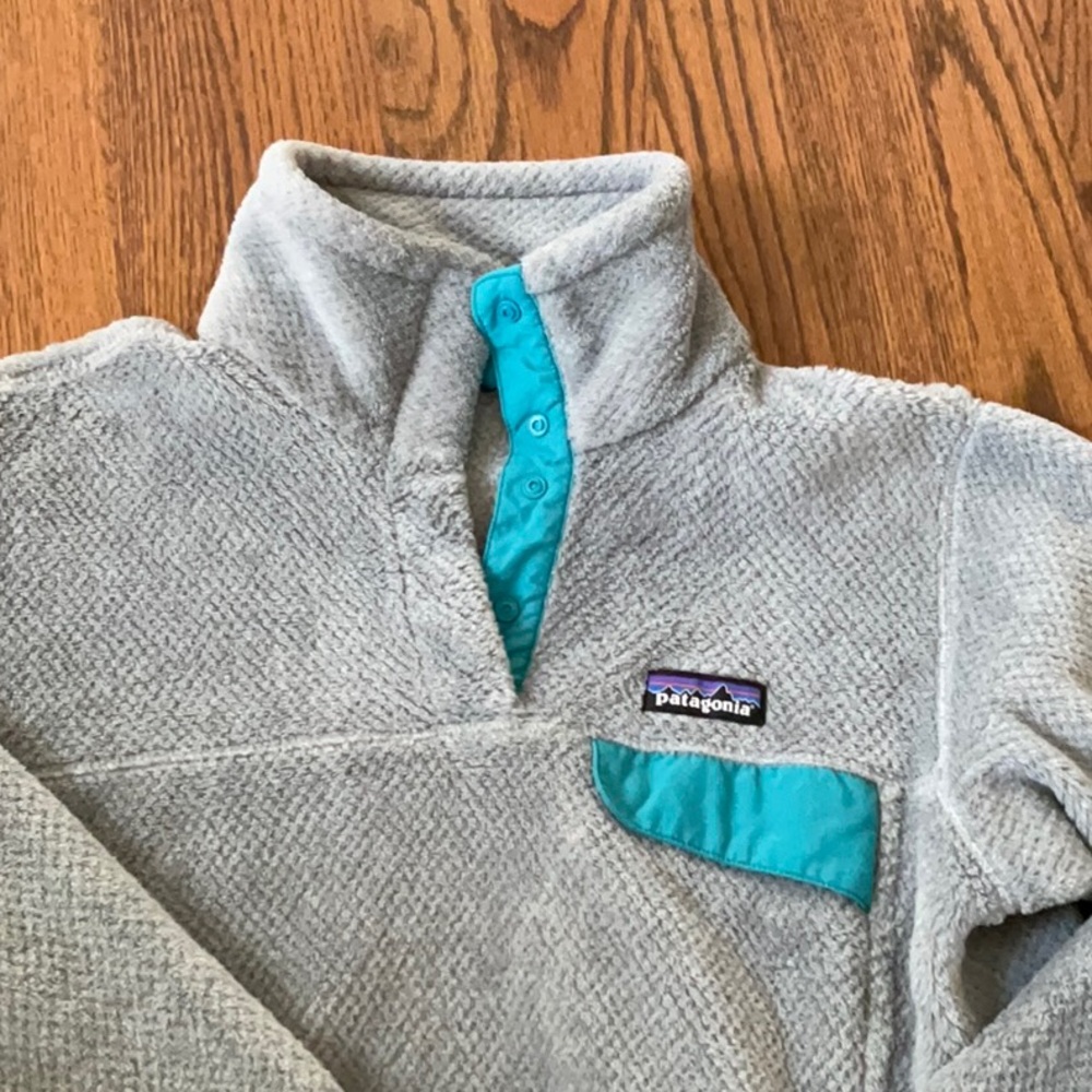 Patagonia snap-t fleece. Size medium.